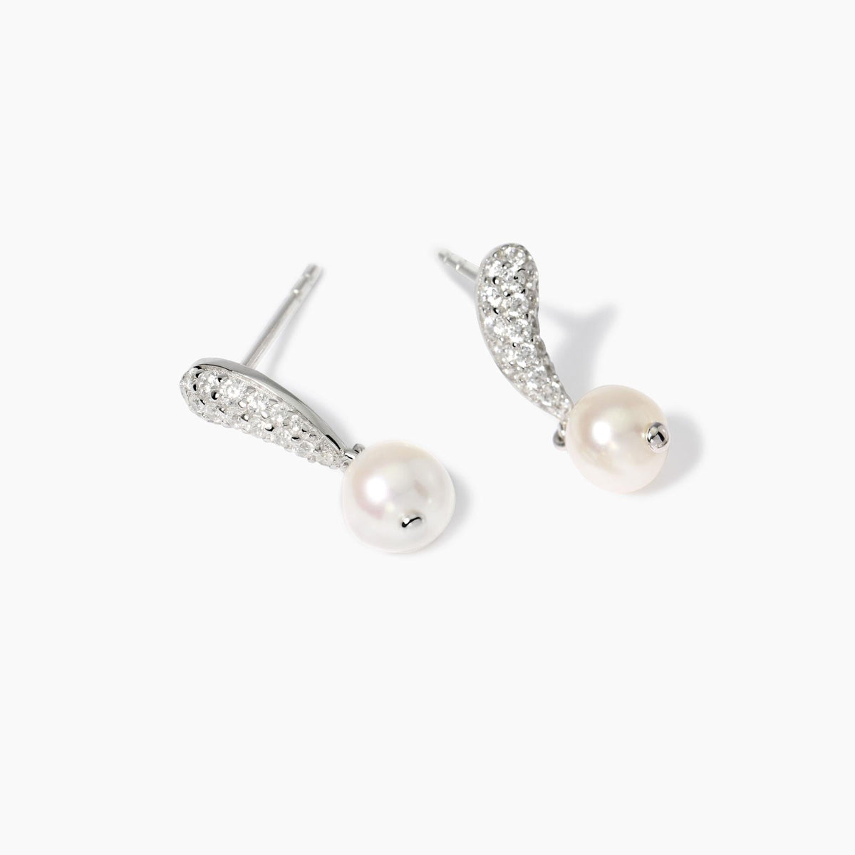 Orecchini con pavé di zirconi e perle coltivate Opera