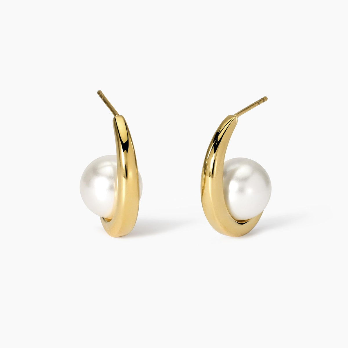 Orecchini semicerchio dorato con perle conchiglia Style 09