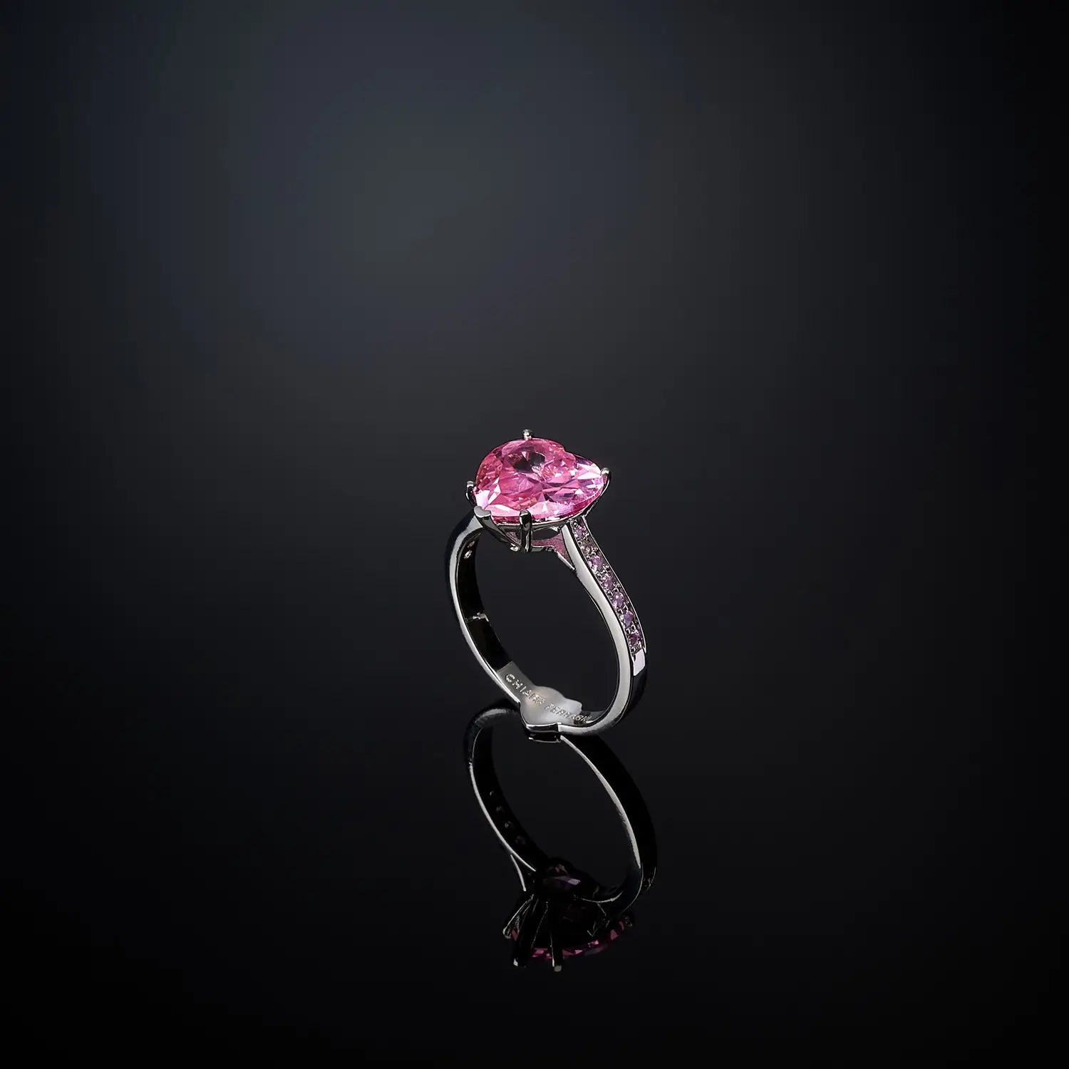 j19avf02012 Anello First Love