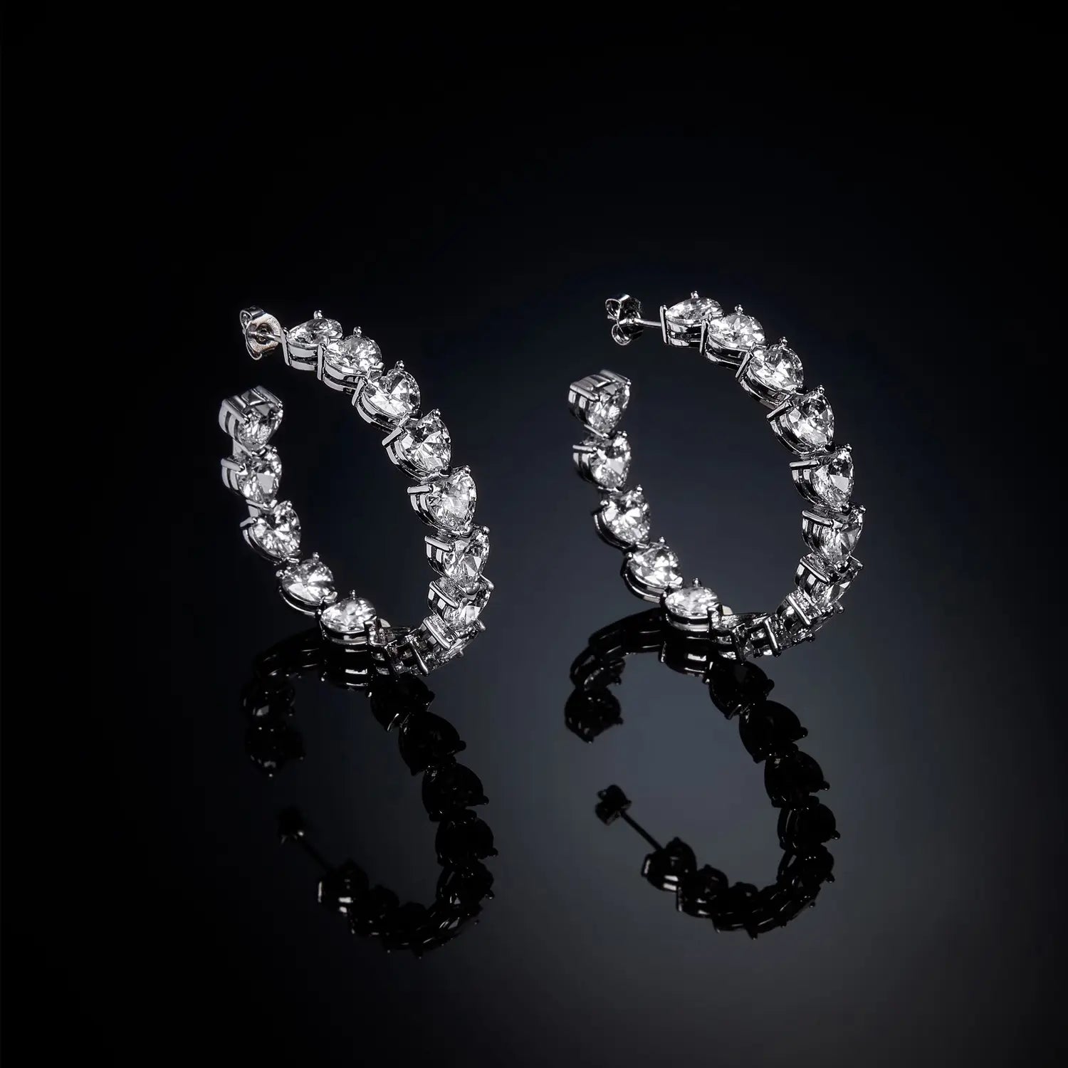 j19auv29 Orecchini Infinity Love