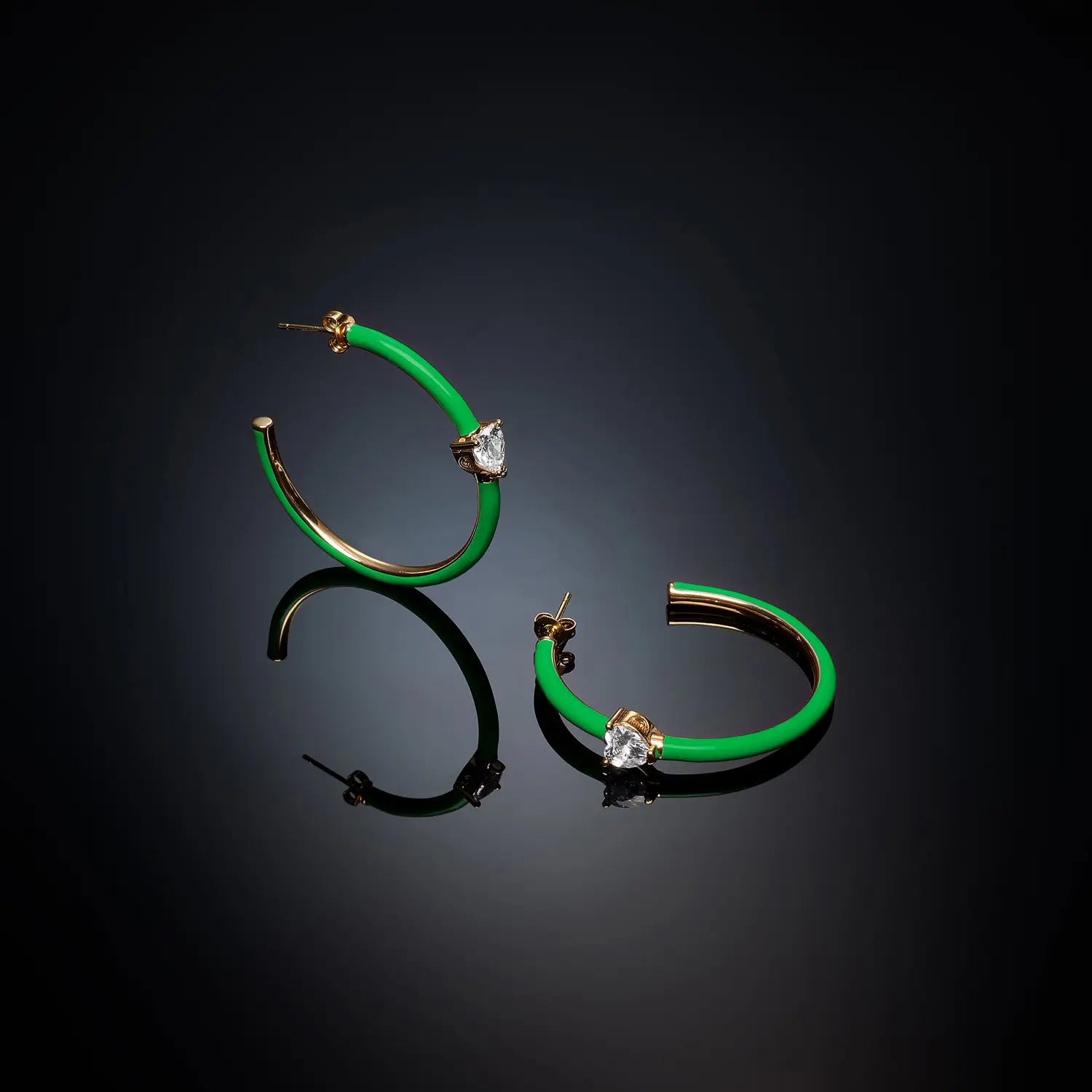 j19avi25 Orecchini Love Parade