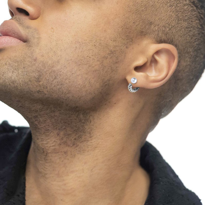 Orecchino a lobo a cerchietto trama treccia con chiusura perla