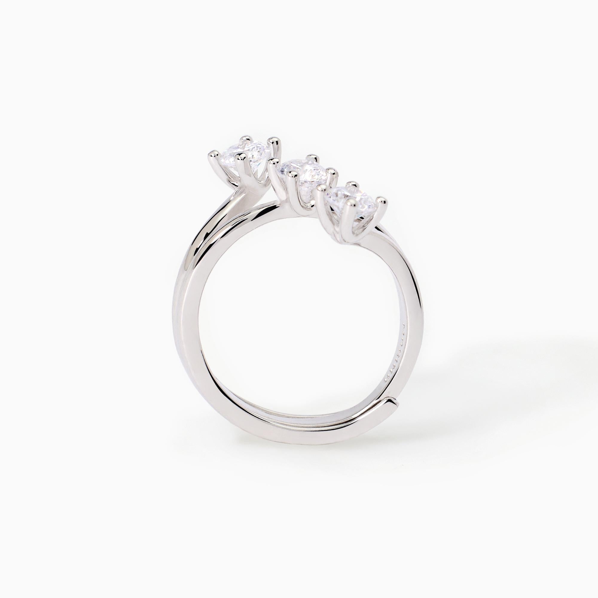 Anello in argento con tre punti luce TRILOGY