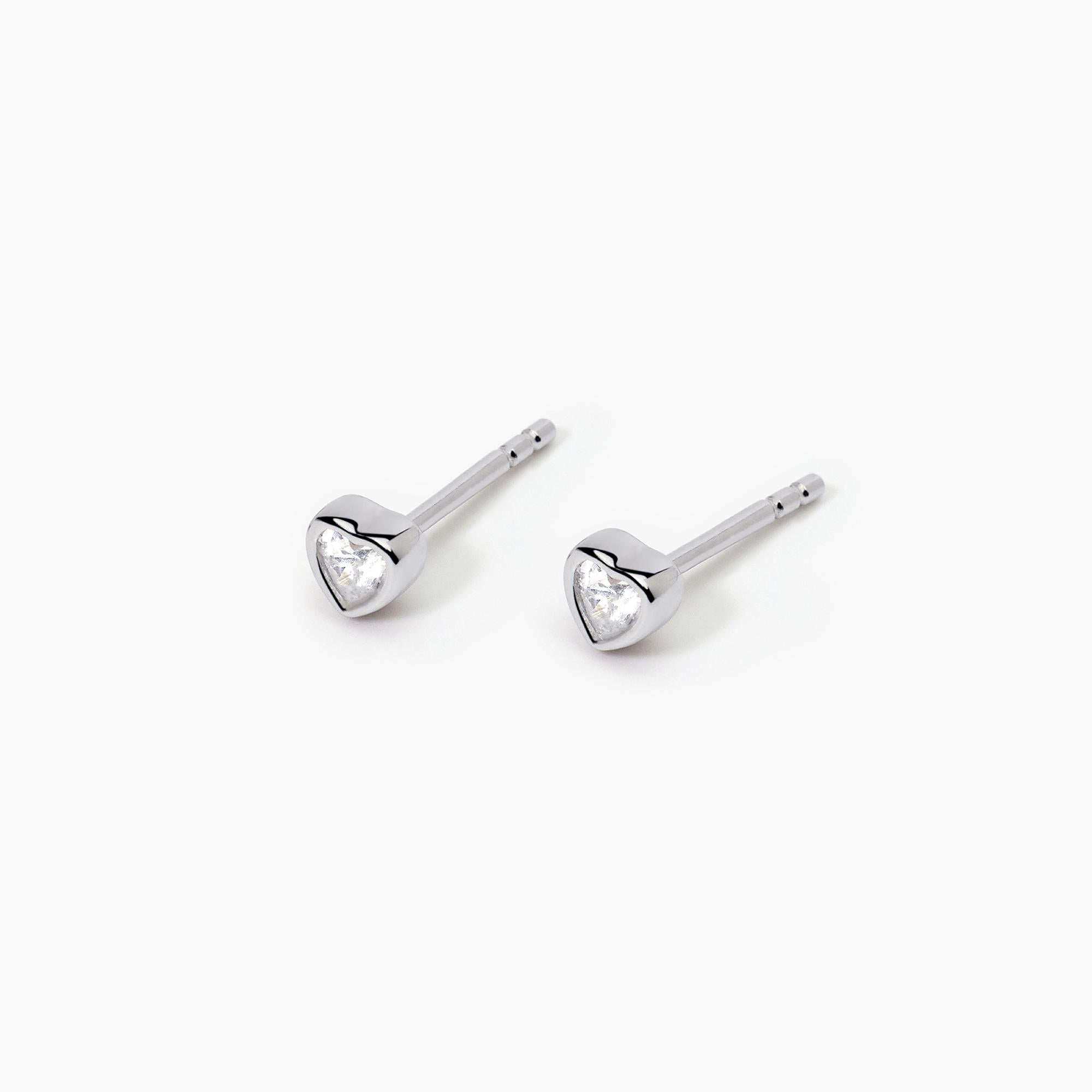 Orecchini a lobo in argento con punto luce taglio cuore SHINY