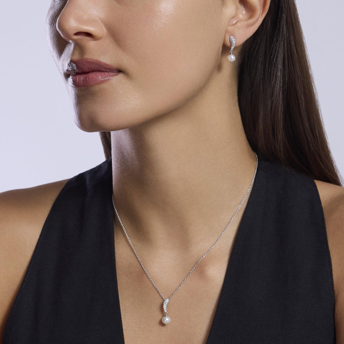 Orecchini con pavé di zirconi e perle coltivate Opera