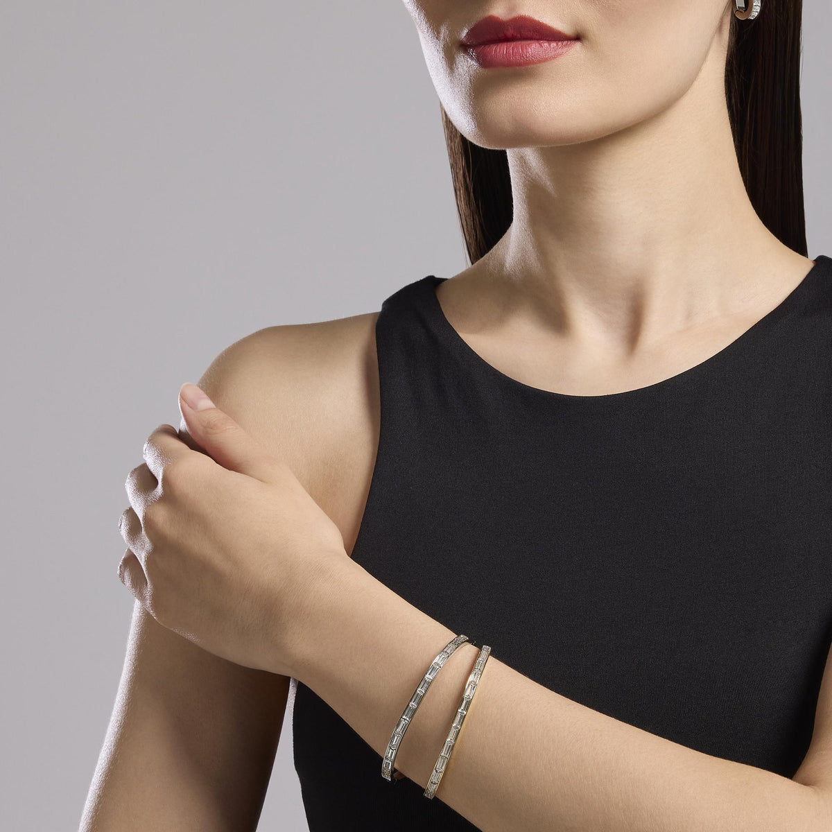 Bracciale rigido in acciaio dorato e zirconi Style 21