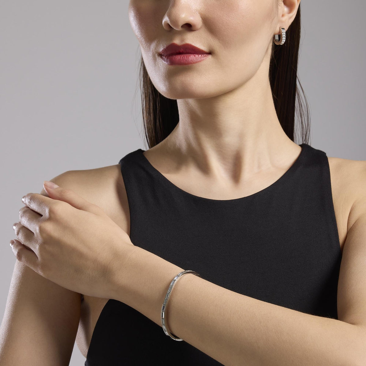 Bracciale rigido in acciaio dorato e zirconi Style 21