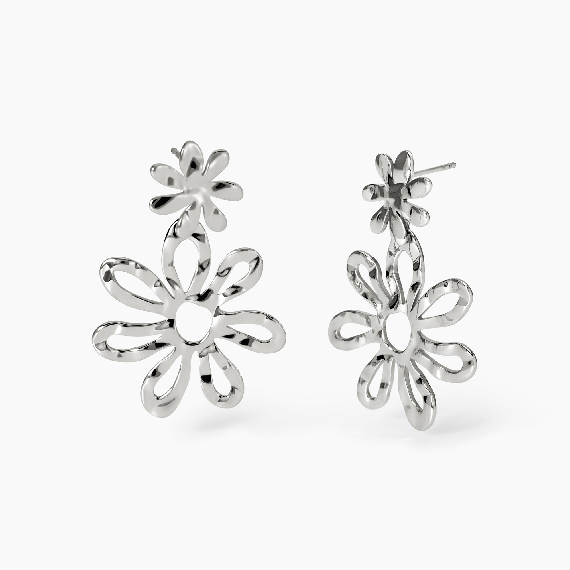 Orecchini pendenti con fiori effetto martellato Style 16