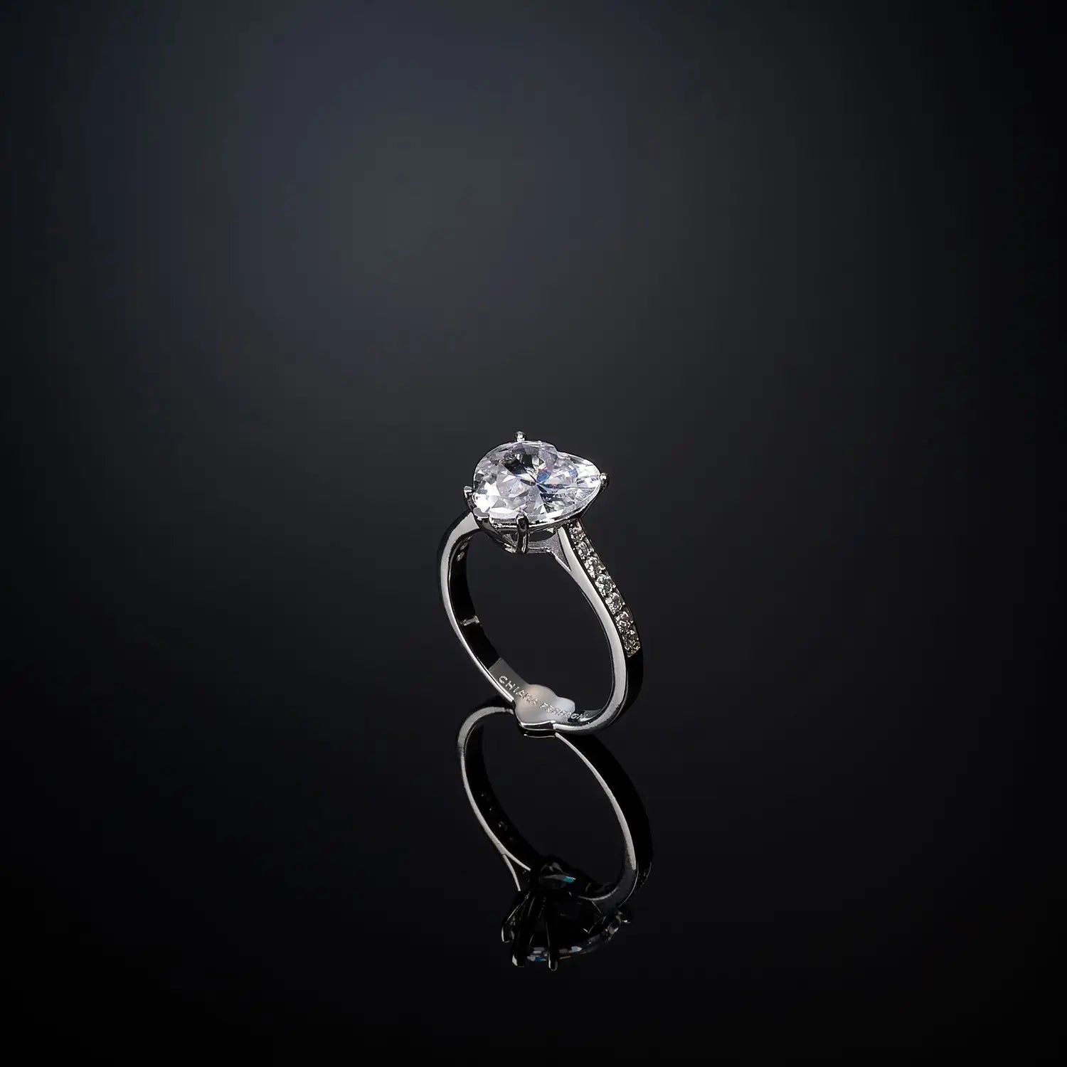 j19avf01012 Anello First Love