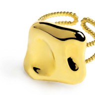 Anello doppia fascia con quadrato irregolare martellato