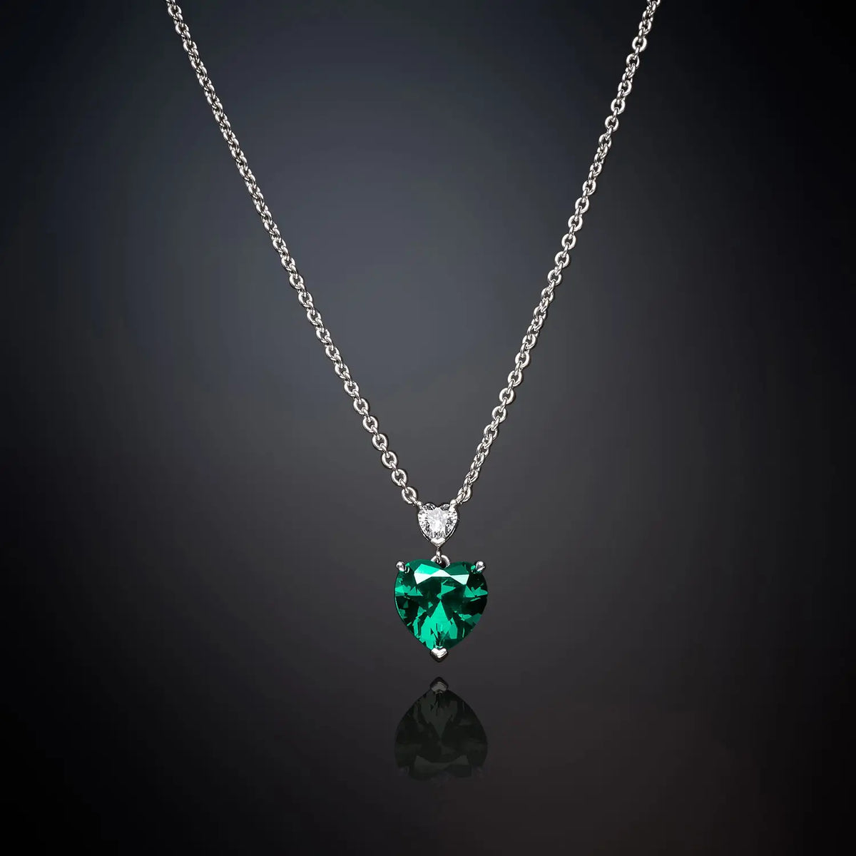 j19auv11 Collana First Love