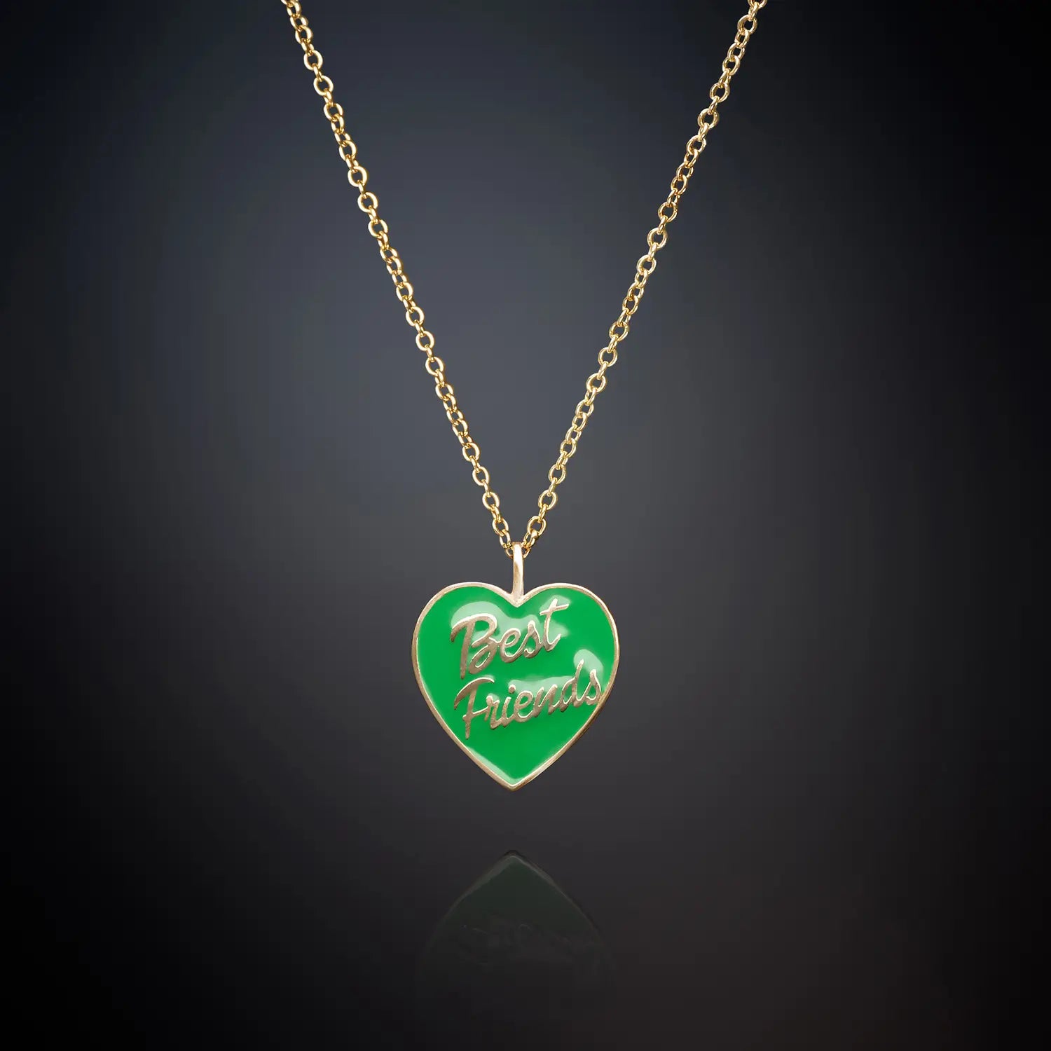 j19avi02 Collana Love Parade