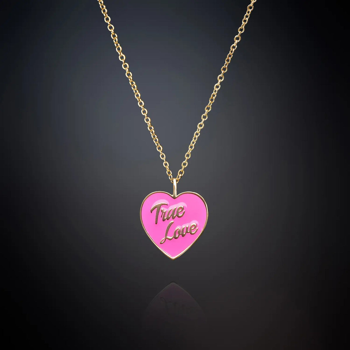 j19avi03 Collana Love Parade