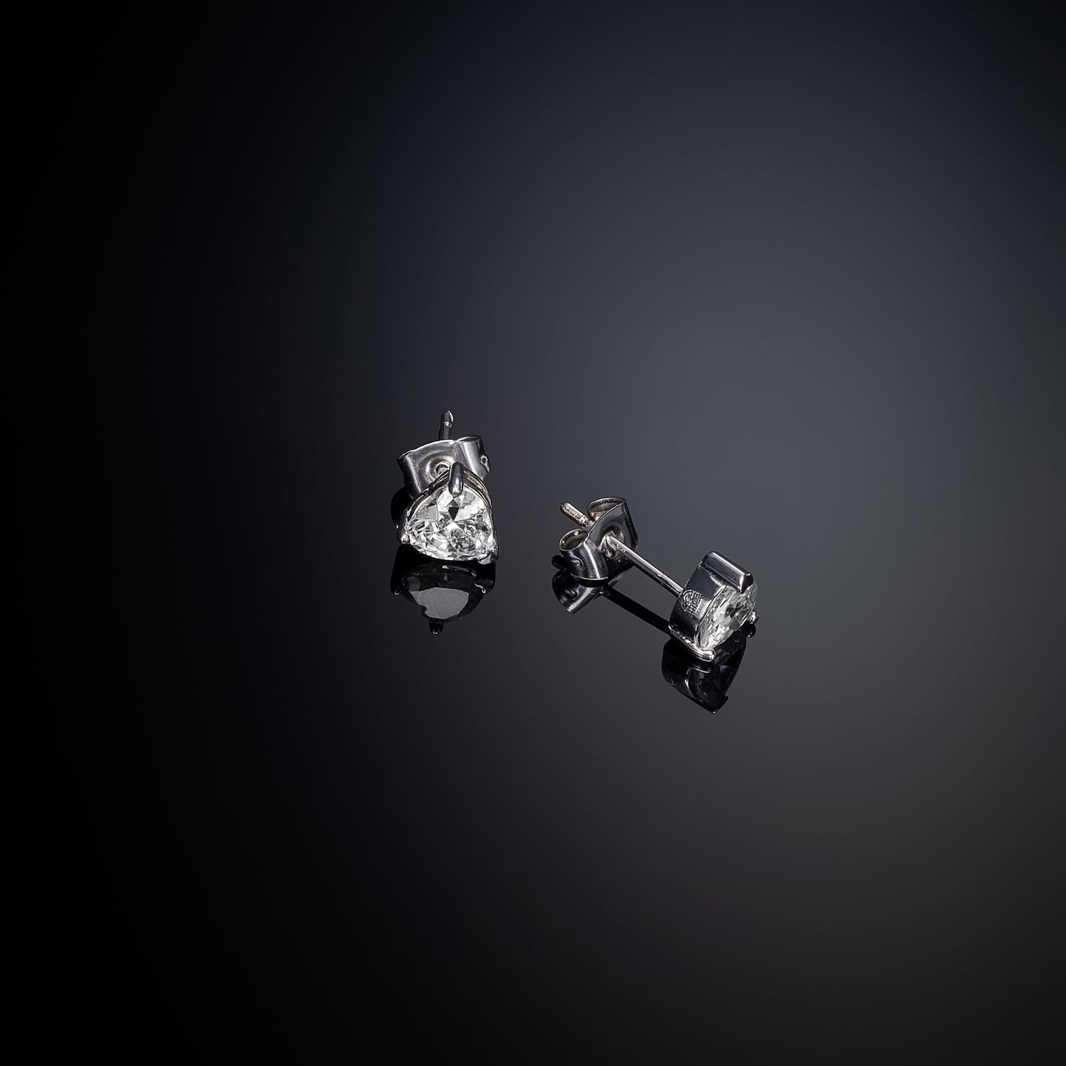 j19auv21 Orecchini First Love