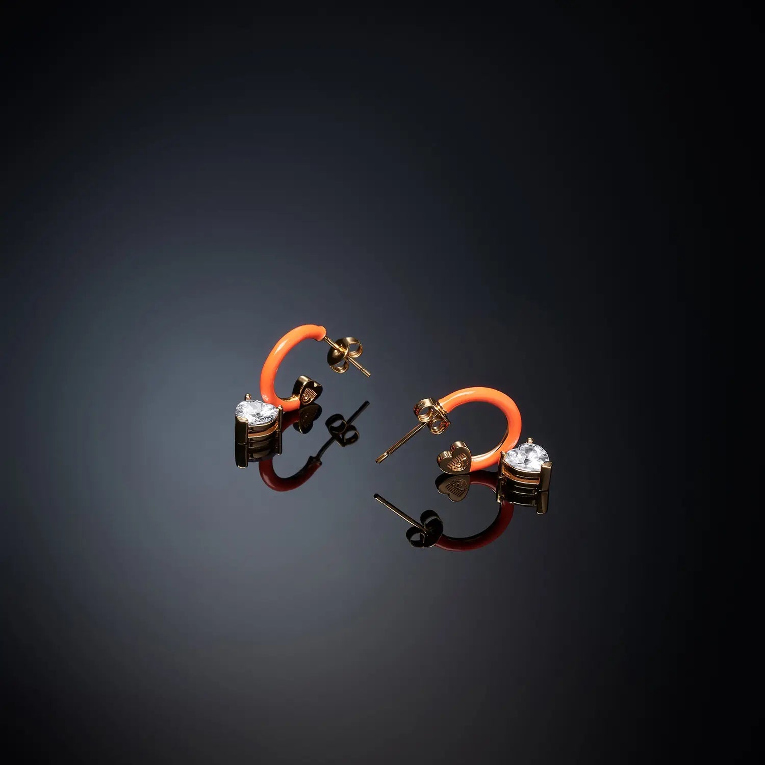 j19avi13 Orecchini Love Parade