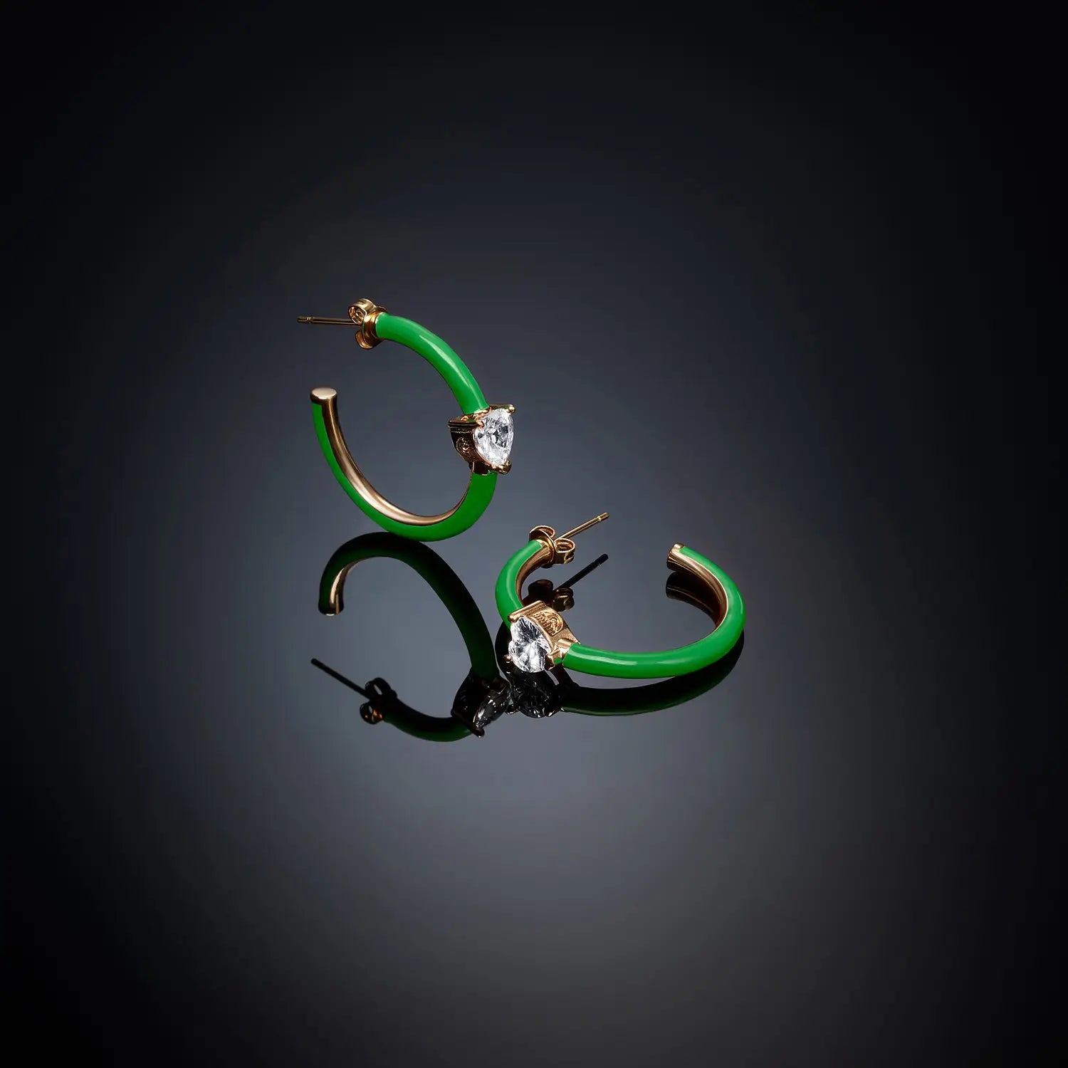 j19avi22 Orecchini Love Parade