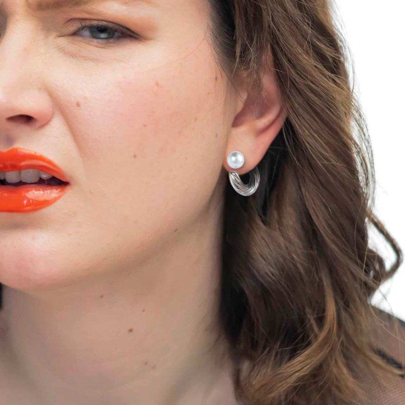 Orecchino a lobo a cerchietto con texture 2,5cm con chiusura perla